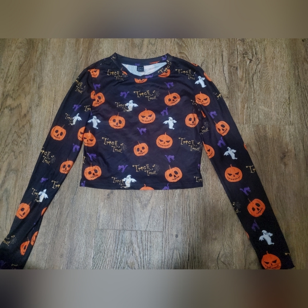 SHIEN long sleeve Halloween print crop top size small